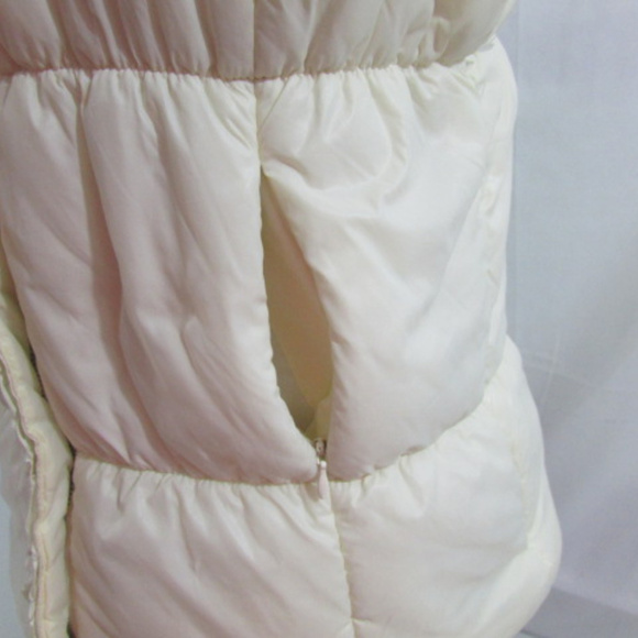 New York and Company Puffer Vest With Fur - Picture 5 of 8